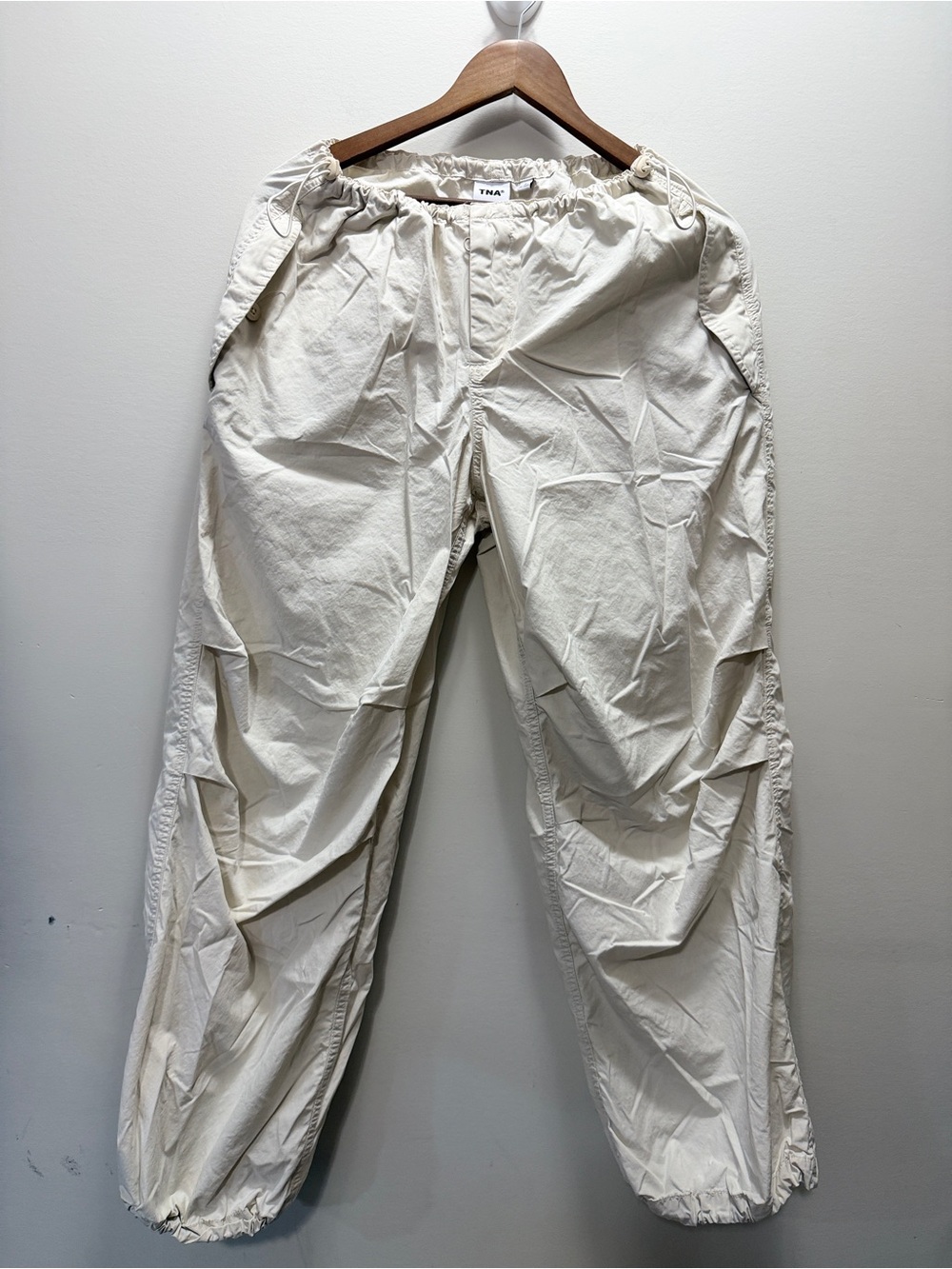 TNA Women’s Hrise Parachute Pants in Cream Size S /39L/28I/10R